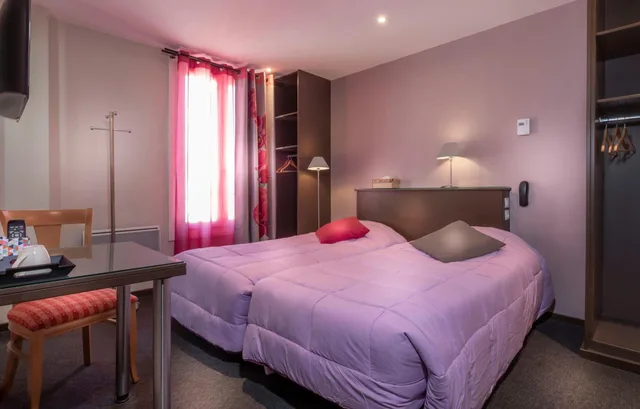 Room, Double Bed, MONTSOURIS ORLEANS HOTEL 1/3