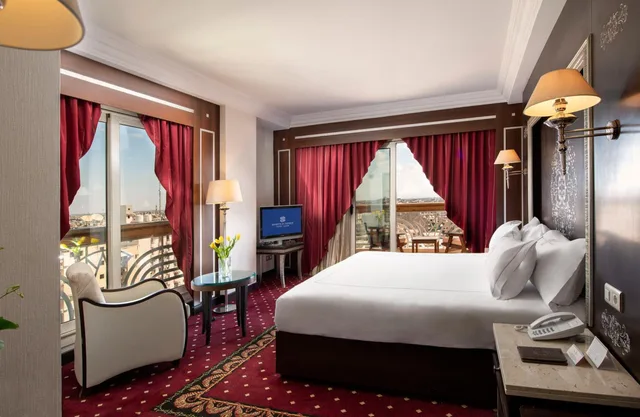 Diplomat, Suite, Queen Bed, City Side, River View، Sonesta St George Hotel 2/4