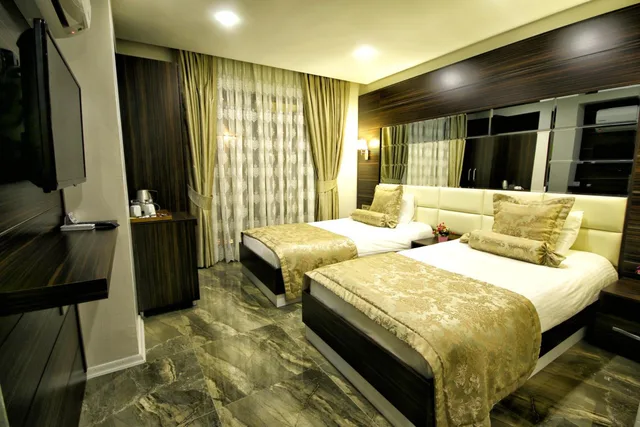 غرفة ثلاثية، Venus Suite Hotel 10/10
