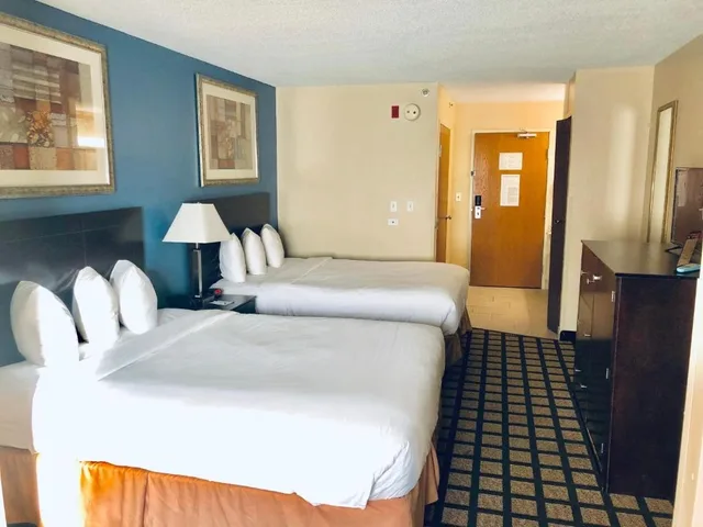 استوديو بسريرين كوين، Baymont By Wyndham Gurnee 1/4