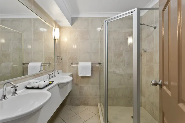 Standard, Double Bed, Quality Inn Penrith Sydney 2/2