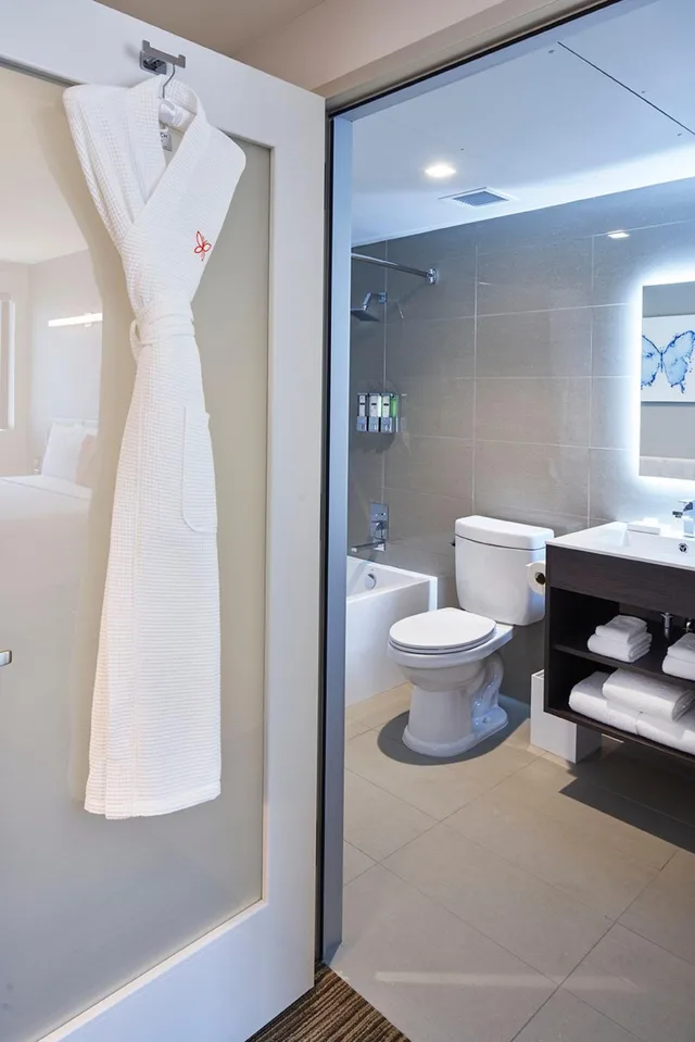 غرفة قياسية بسرير كينج، Hotel Mariposa Los Angeles 8/8