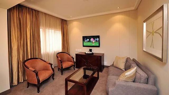 غرفة تنفيذية، Apollo Hotel 3/5