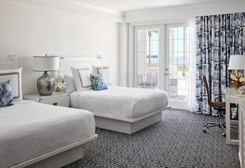 Room, 1 King and 2 Queen Beds, Ocean Front، Isla Bella Beach Resort 1/1