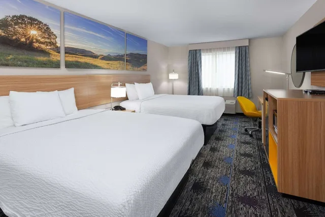 غرفة بسريرين كوين للمدخنين، Days Inn by Wyndham Wooster 1/3