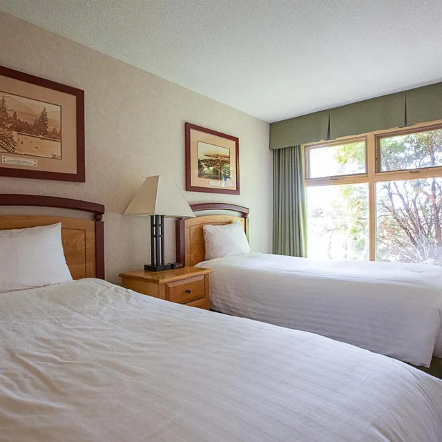غرفة سوبيريور بسرير كوين، Fairmont Hot Springs Resort 2/6