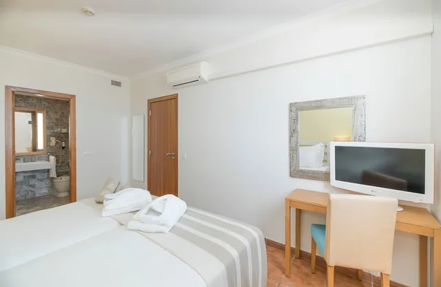 جناح بسريرين منفصلين مع أريكة، Pestana Viking Beach and Golf Resort 2/10