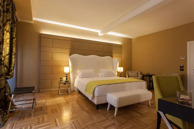 غرفة ديلوكس ثلاثية، Hotel Number Nine 2/2