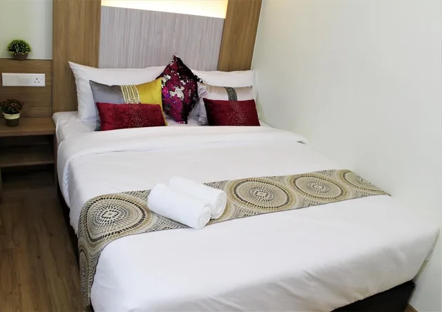 Deluxe, Double Bed, Eco Hotel At Bukit Bintang 2/4