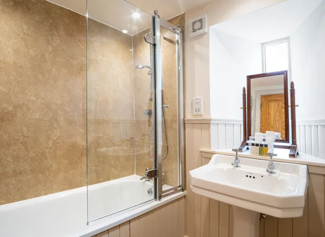 جناح بسرير كينج، Eilean Iarmain Hotel 4/4