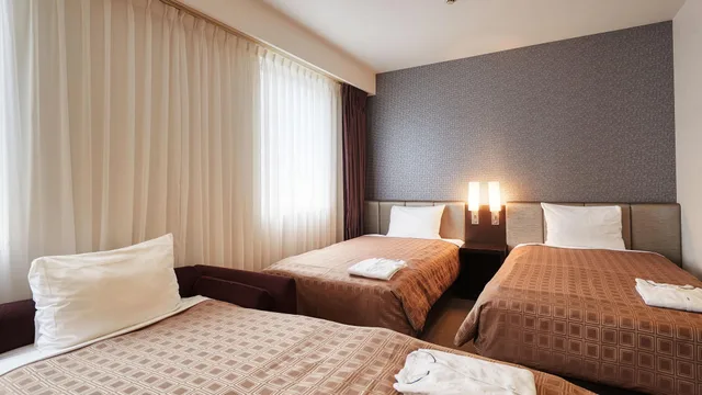 غرفة قياسية بسرير نصف مزدوج وسريرين منفصلين للمدخنين، Hotel Yuquesta Asahibashi 1/1