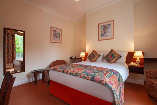 غرفة صغيرة بسرير مزدوج، Arundel House Hotel 1/3