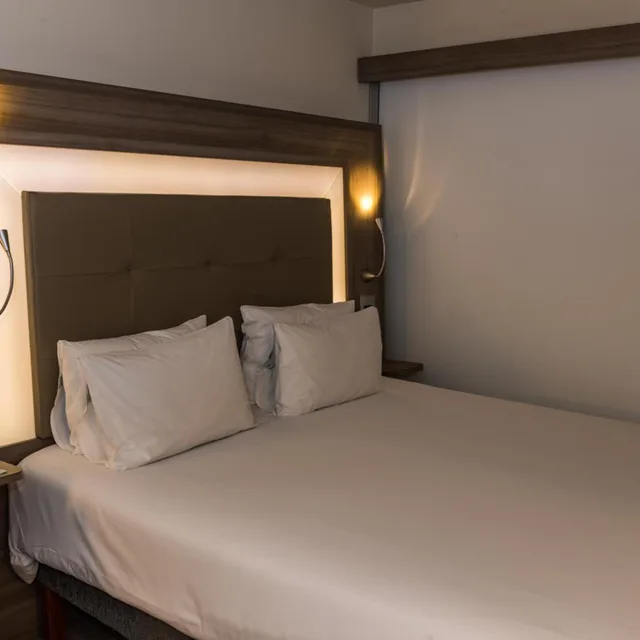 غرفة عائلية بسرير كينج مع أريكة، Novotel RJ Praia de Botafogo 5/9