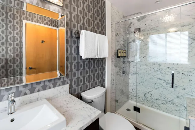 جناح بإطلالة على المرفأ بغرفتي نوم، Best Western PLUS Inner Harbour Hotel 7/9