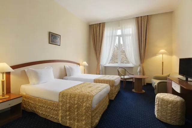 غرفة بسريرين منفصلين، Ramada by Wyndham Plovdiv Trimontium 3/5