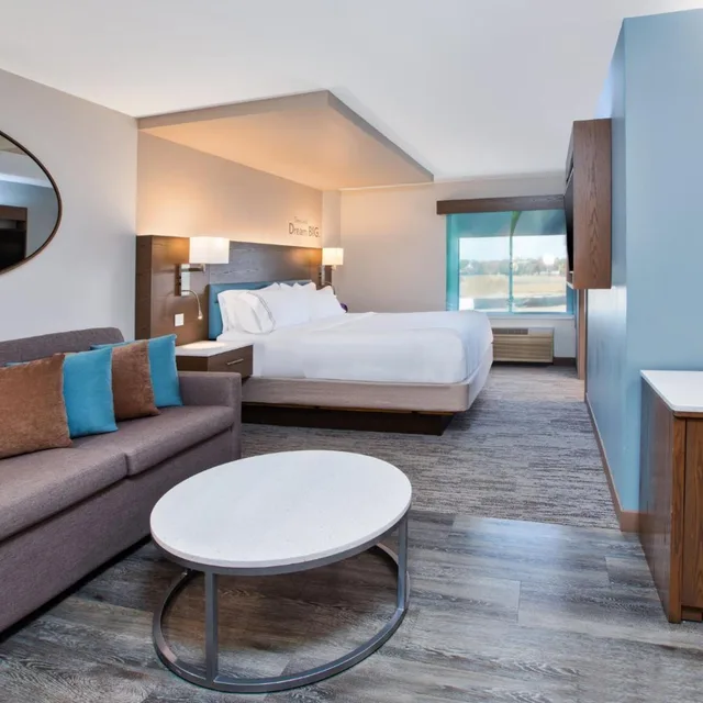 جناح جونيور، EVEN Hotel Ann Arbor 4/9
