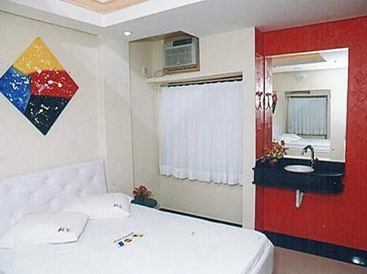 غرفة ديلوكس بسرير مزدوج، Hotel Piramide Paulo VI 4/4