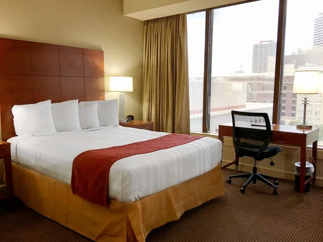 غرفة بسرير كوين بإطلالة على المدينة، Blake Hotel New Orleans, BW Signature Collection 1/2