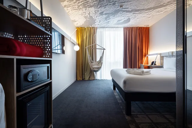 غرفة بريميوم بسرير كوين، ibis Almaty Jetisu 6/7