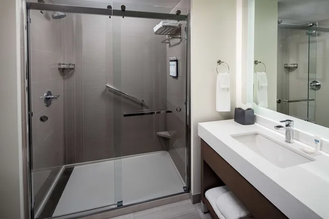 1 Bedroom, Suite, King Bed, Sofa, Kitchen, Hyatt House Vacaville 2/3