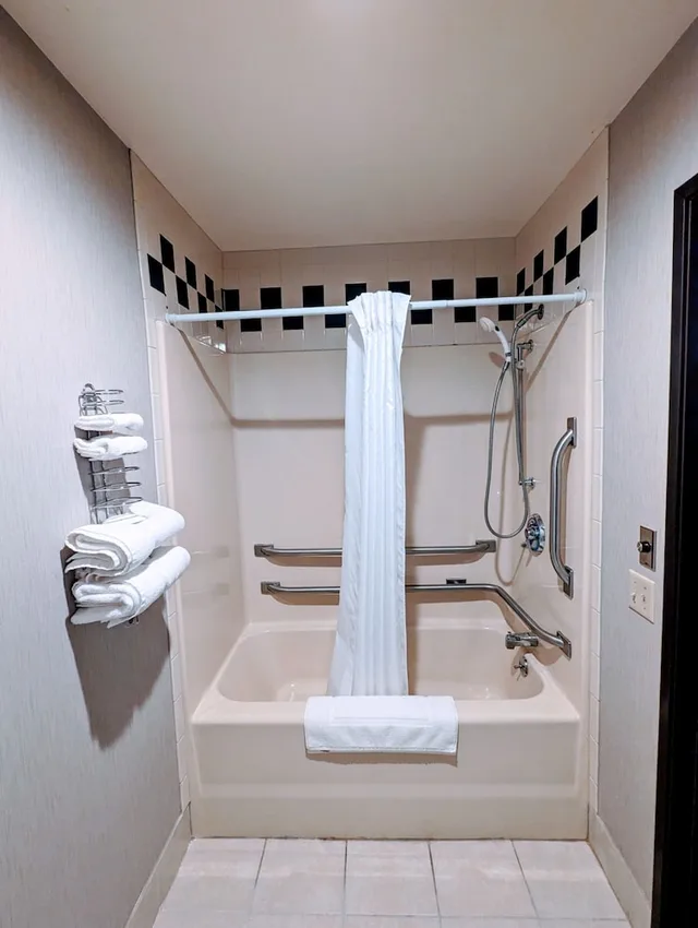 غرفة قياسية بسرير كينج، Woodfield Inn and Suites 4/7
