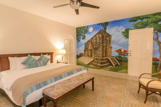 2 Bedrooms, Master, Family Suite, 1 King and 2 Double Beds، Hotel Boutique Real San Juan Center 9/10