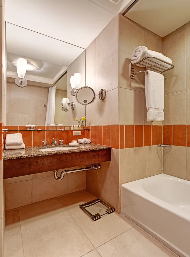 غرفة بسرير كينج بشرفة، Hotel Giraffe 11/11