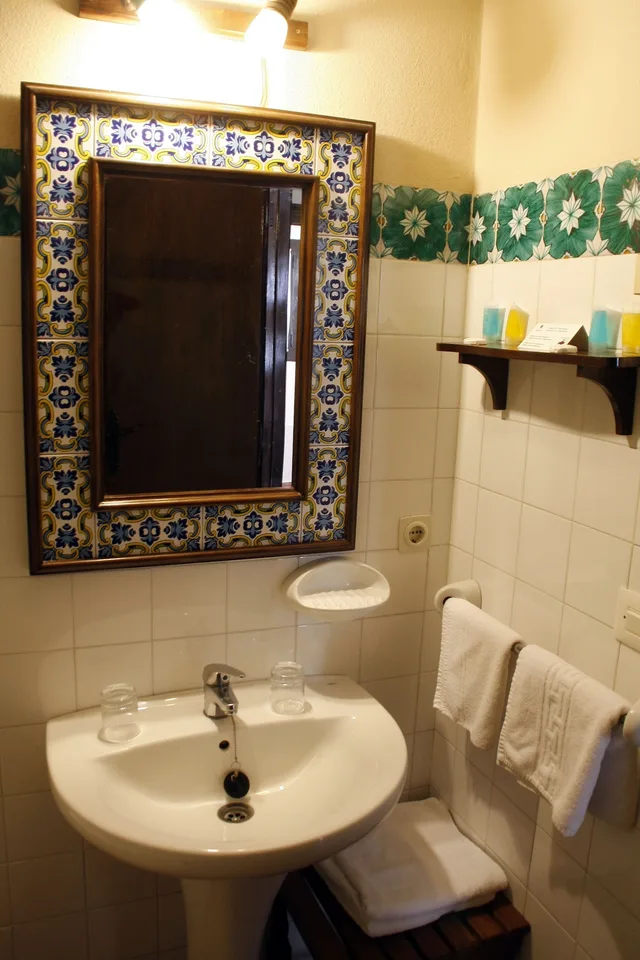 غرفة بسريرين منفصلين بشرفة بإطلالة، Hotel Villa De Grazalema 10/10