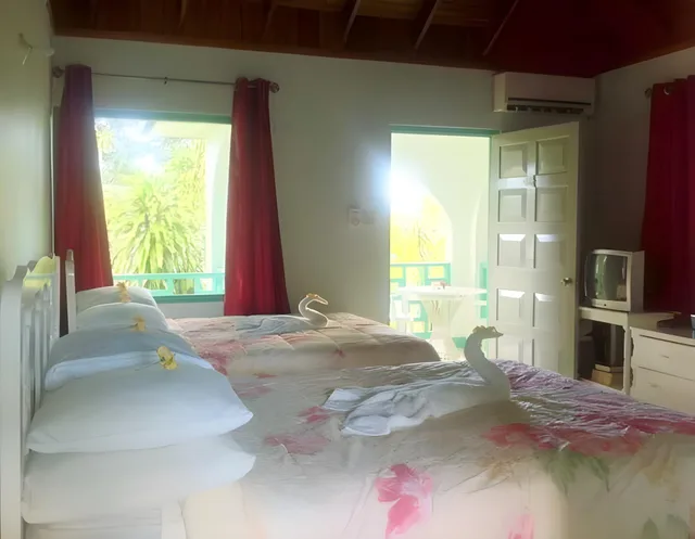 Standard, Double Bed, Gold Nugget Hotel 2/2