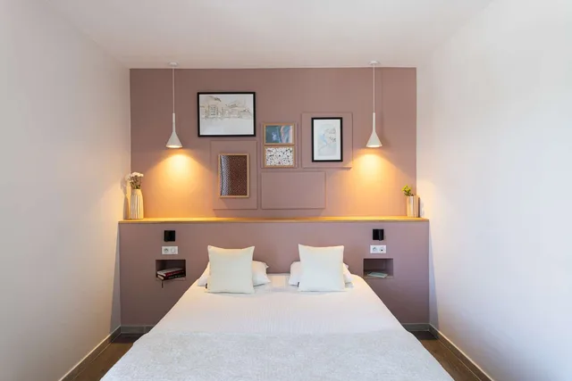 Suite, Queen Bed, Ballpark View, Living Area، Best Western Hotel Du Roy D'aragon 1/1