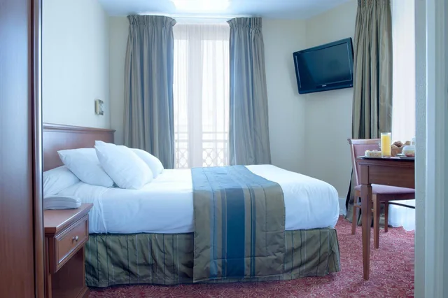 Room, Double Bed, Berkeley Paris 10/10
