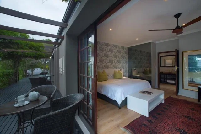 Garden, Luxury, 1 King and 1 Single Beds، Kanonkop House 2/3