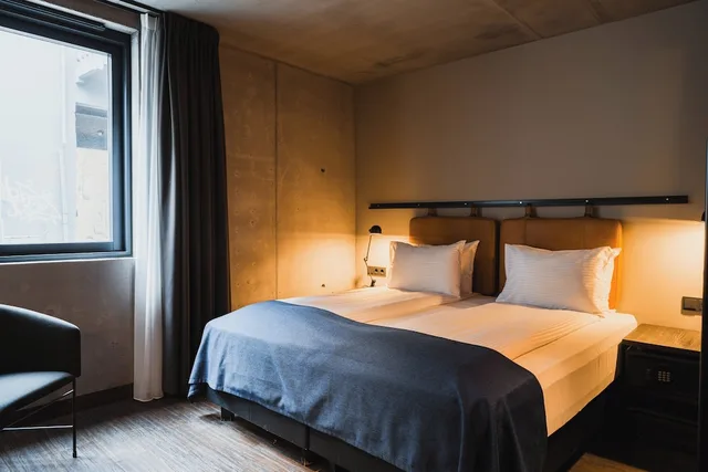 Urban, Queen Bed, Sauna، Exeter Hotel 4/10
