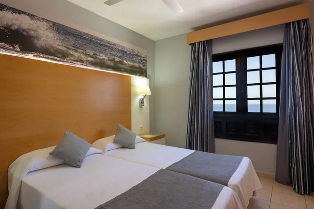 2 Bedrooms, Apartment, 2 Double and Twin Beds, Sofa، Ona Las Rosas 3/10