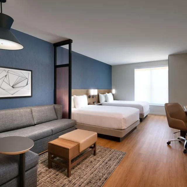 غرفة قياسية بسريرين كوين مع أريكة، Hyatt Place Fayetteville/Springdale 2/5