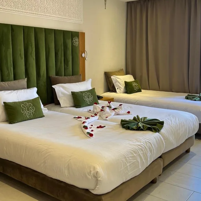 غرفة ديلوكس بسرير مزدوج أو سريرين منفصلين بإطلالة على المسبح، Diwane Hotel Spa Marrakech 2/10