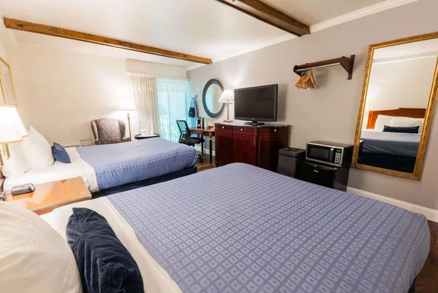 غرفة بسريرين كوين، Fireside Inn And Suites 1/10