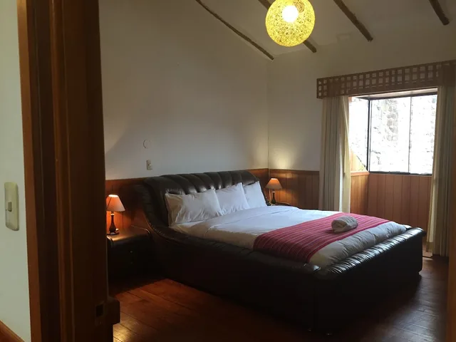 غرفة ديلوكس عائلية بسرير مزدوج وسرير فردي، Monasterio San Pedro 2/10
