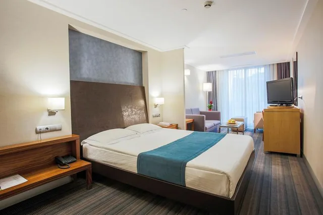 غرفة بزنس مفردة، Housez Suites 2/2