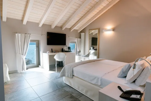 Family Suite, Prestige, Futon Bed, 2 Double Beds, Lake View, Relais Villa Porta 5/9