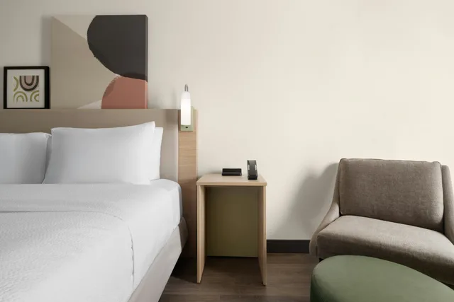 غرفة بسرير كينج، Spark by Hilton Florence North I-95, SC 6/8