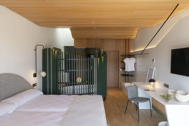 Standard, Twin Beds, Murphy Bed, with Child Extra Bed، Parador Costa Da Morte 1/3