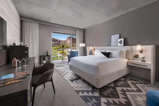 Premium, Double Bed, Mountain Shadows 4/7