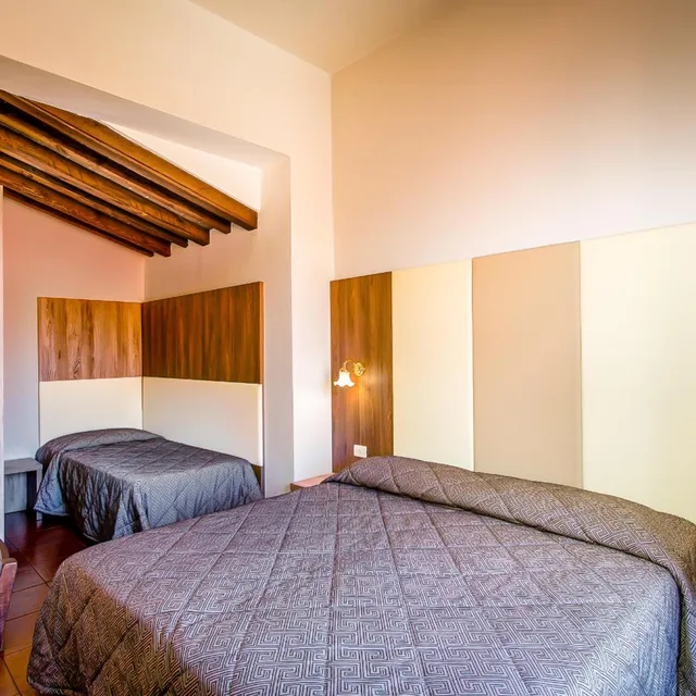 غرفة ثلاثية، Hotel Arno Bellariva 1/6