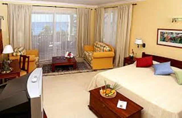 غرفة ديلوكس ثلاثية، Hibiscus Beach Hotel Kalutara 2/2