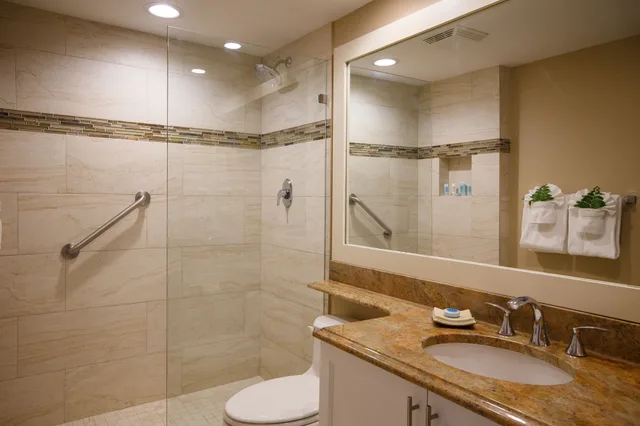 جناح جونيور بسرير كينج بإطلالة على الحديقة، Ocean Club Resort 1/3