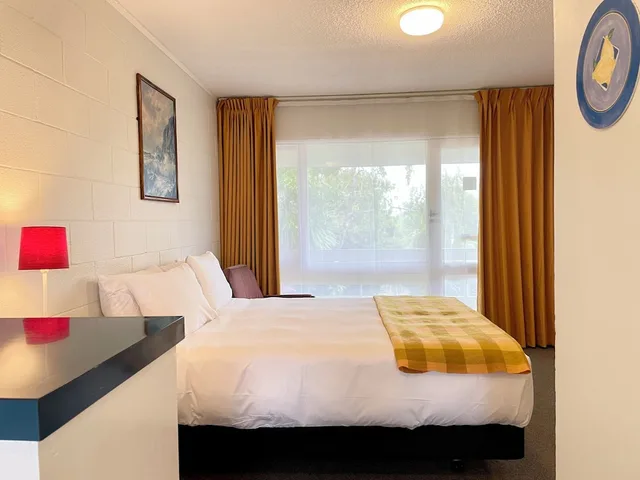 استوديو بسرير كوين بمطبخ صغير، Mt Eden Motel 2/9