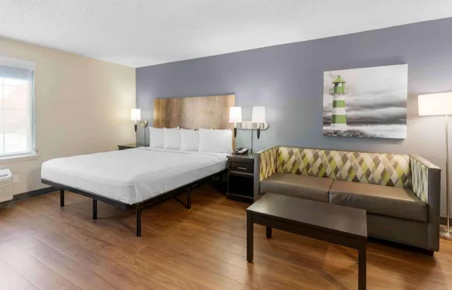 Deluxe, King Bed, Accessible, Extended Stay America San Jose - Milpitas Mccarthy Ranch 4/6