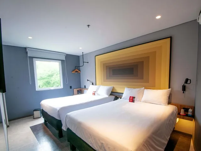 Room, 2 Double Beds, Ibis Monterrey Aeropuerto 2/10