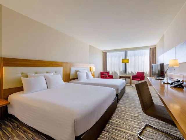 غرفة ديلوكس بسريرين منفصلين، Movenpick Hotel Geneva 4/6